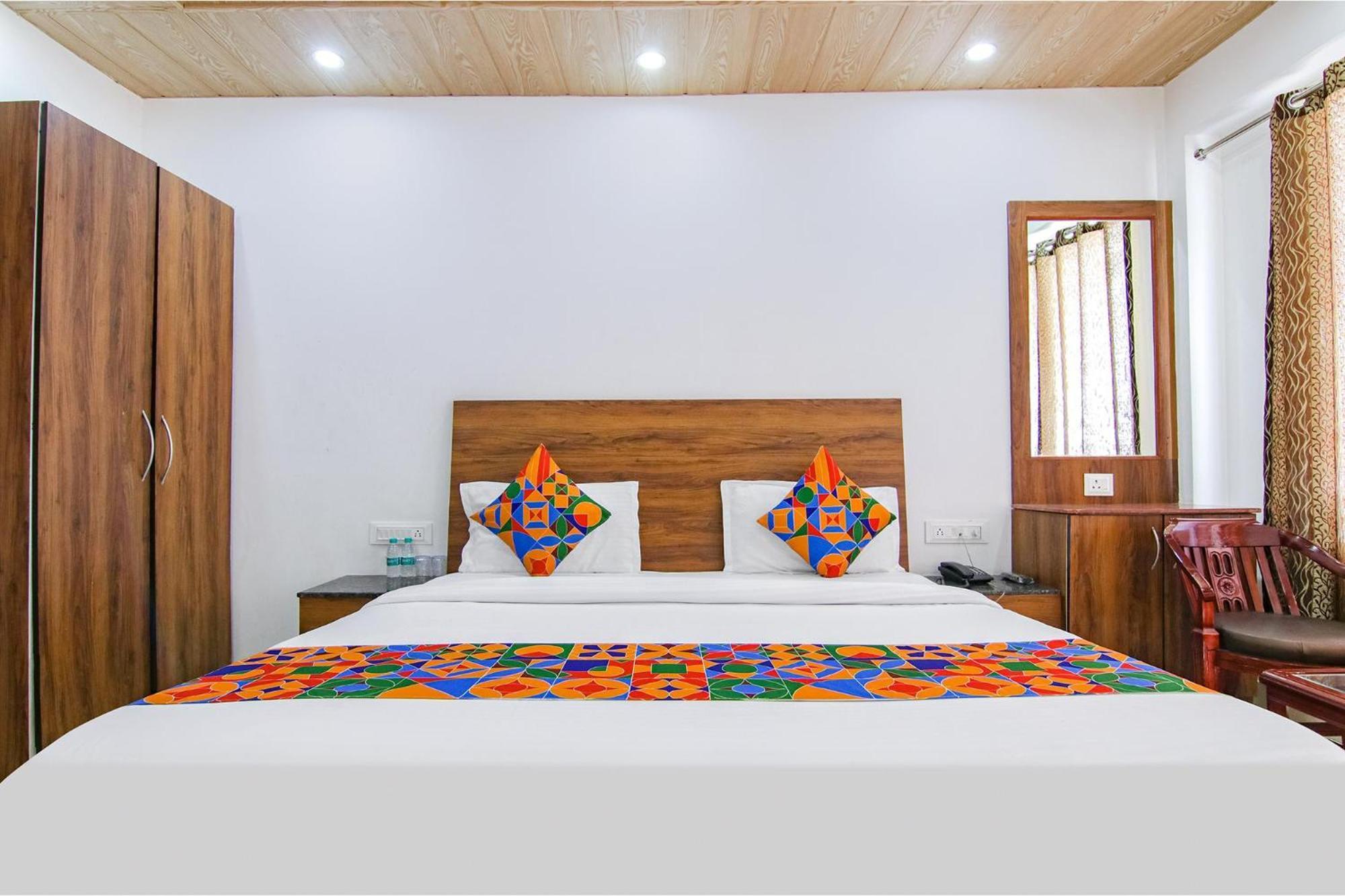 מוסורי Fabexpress Kalsia Homestay - Nr Radha Krishna Mandir מראה חיצוני תמונה