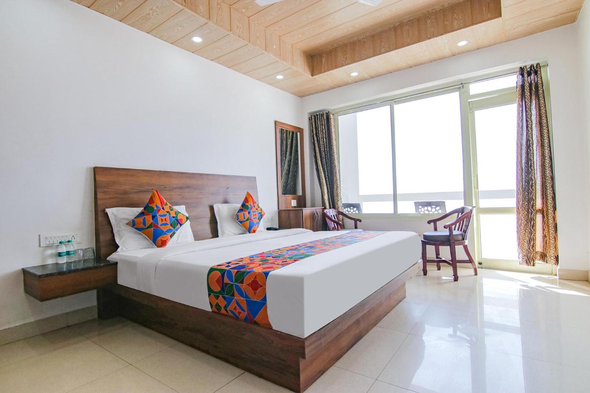 מוסורי Fabexpress Kalsia Homestay - Nr Radha Krishna Mandir מראה חיצוני תמונה