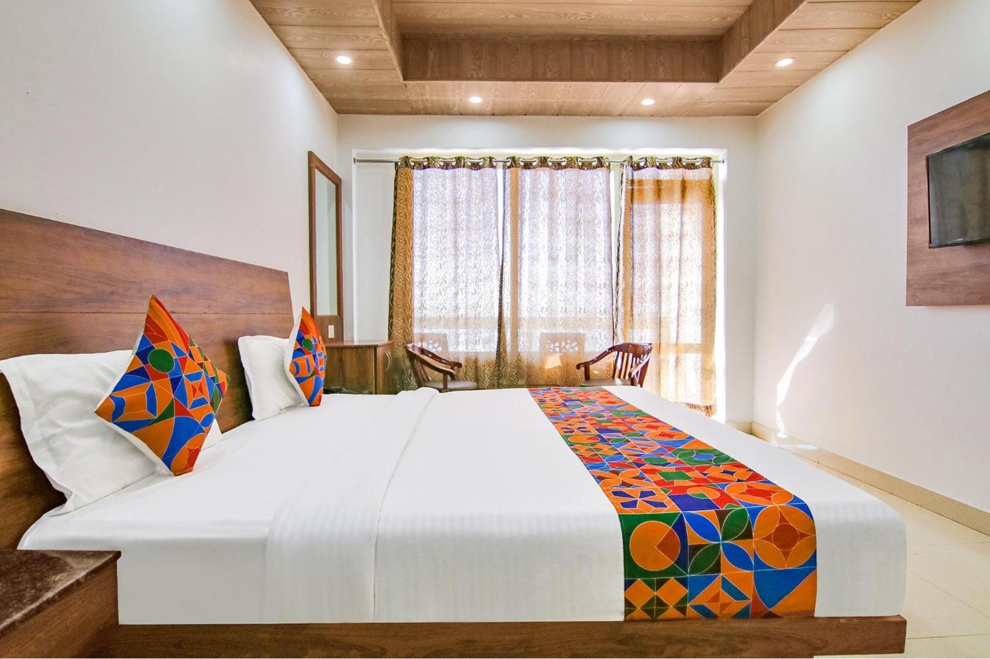 מוסורי Fabexpress Kalsia Homestay - Nr Radha Krishna Mandir מראה חיצוני תמונה